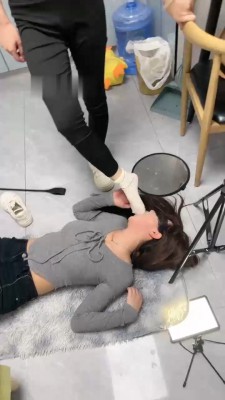 图片[8]_【橙宝】双母畜争宠-戒尺责罚/互相踢踹耳光_绳缚吧