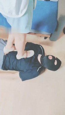 图片[2]_【萌宝儿】双S-打脸/踩脖子踩肚子_绳缚吧