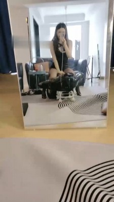 图片[2]_【松紫】胶衣束缚训练-喝圣水/强制踩踏喂食/鞭打/人体座椅_绳缚吧