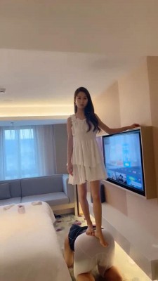 图片[14]_【双胞胎萌主】高贵双S辱调-虐乳虐裆/骑马坐垫/踩踏深喉_绳缚吧
