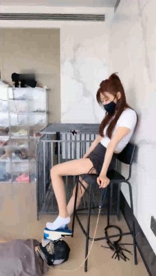 图片[4]_【美美子】运动女神AJ高跟虐家奴-骑马鞭打/闻臭鞋/裸足喂酸奶_绳缚吧