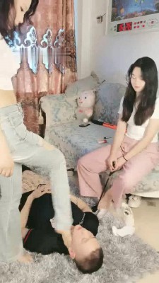 图片[5]_【夏夏呀】3主对1奴-闻白袜脚/踩踏/骑马棒抽/碾狗脸【双视角版】_绳缚吧