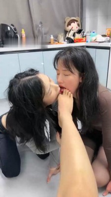 图片[9]_【橙宝】母畜-最美女神做狗-喝圣水/sp/互相虐打/转胯_绳缚吧