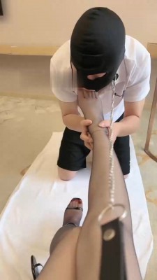 图片[7]_【安主】喂口水脚踩喂食/黑丝高跟闻舔/喝圣水/踩狗头_绳缚吧