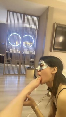 图片[9]_【反差楠熙】母畜-舔小白鞋白袜/鞭打喝圣水【完整版】_绳缚吧