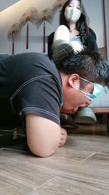 图片[6]_【爱可呀】学生主马丁靴胯下辱-骑脖子/踩踏吸味/浓痰深喉_绳缚吧