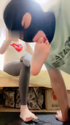 图片[4]_【小妮】小白鞋棉袜-对bt邻居的惩罚_绳缚吧