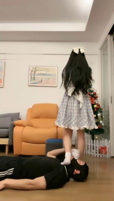 图片[4]_【奈奈生】人形脚垫/蹦床/运动鞋下的玩物_绳缚吧