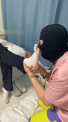 图片[8]_【精神小妹】双学生S-日式房间全体重踩踏踢踹_绳缚吧