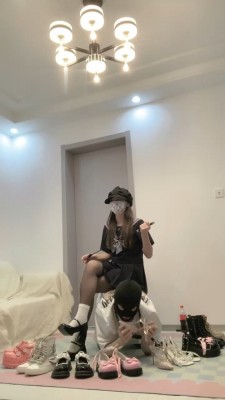图片[4]_【樱子大人】多双脏鞋-物化人体擦鞋器【上】_绳缚吧