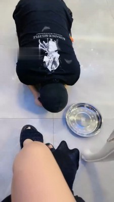 图片[3]_【初见】圈养家奴伺候主人吃饭/被棍棒暴躁_绳缚吧