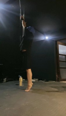 图片[2]_【冰诺】人肉坐垫/吊绑重度鞭打_绳缚吧