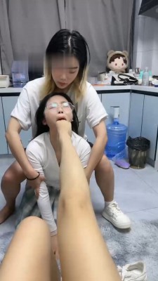 图片[7]_【橙宝】双母畜-奴下奴-舔高跟/掐脖骑马/吃白袜/插嘴/竖中指_绳缚吧