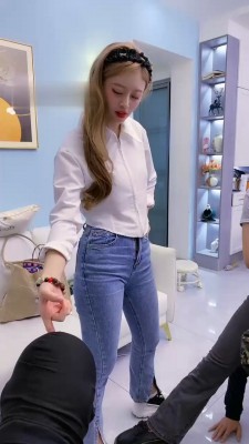 图片[12]_【麋鹿银儿】双模特女神-全体重踩/骑马爬行/吃袜子_绳缚吧