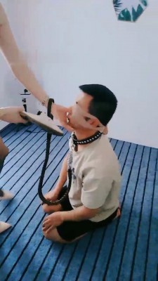 图片[6]_【bibi团】囚禁狗笼/疯狂鞋抽耳光_绳缚吧