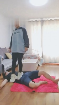 图片[7]_【西安冰爷】小白鞋踢踹踩/掐乳/揪耳朵/闻原味jio_绳缚吧