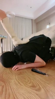 图片[9]_【川野尤娜】牵狗链/长靴全体重踩/吃脚皮_绳缚吧
