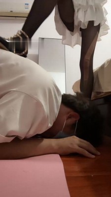 图片[6]_【supp】铆钉高跟黑丝碾压踩_绳缚吧