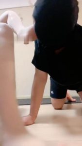 【小妮】开发素人-舔脚/插嘴/提档_绳缚吧