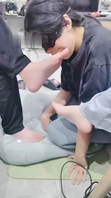 图片[5]_【小羊】母畜-喜欢舔夫妻主的臭脚_绳缚吧