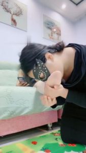 【林夕】母畜-原味高跟肉丝脚闻舔/捆绑/鞭打踩踏【双视角版】_绳缚吧