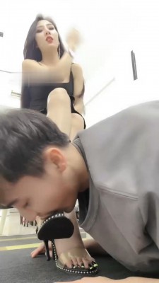 图片[7]_【萱萱】骑马转胯/高跟踩/裸足闻舔_绳缚吧