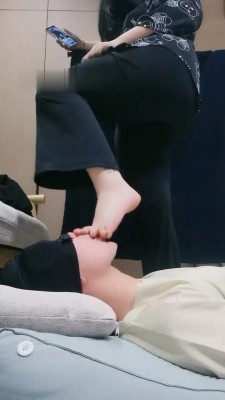 图片[4]_【小羊】裸足狂舔/耳光抽/掐脖手捂窒息_绳缚吧