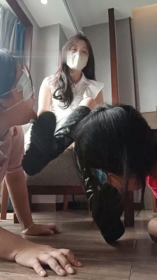 图片[4]_【爱可呀】双母畜争抢伺候-碾头踩踏/清理脏靴/胯下跪拜_绳缚吧