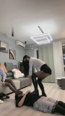 图片[6]_【伊楠】双S-长靴踢踹全体重踩/舔脏鞋【双视角版】_绳缚吧
