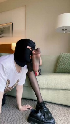 图片[2]_【琪琪大人】JK少女裙-极度反差-黑丝裸足-气味羞辱_绳缚吧