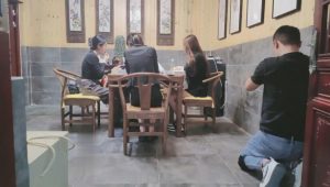 【沅芷大人】圈养群调群虐-桌底下虐【上】【双视角完整版】_绳缚吧
