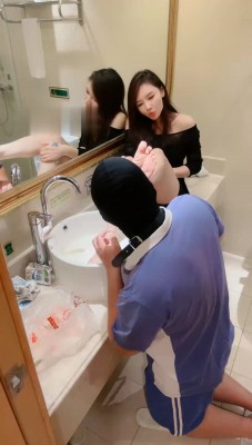 【木子大大】伺候洗脚/高跟碾压踩/圣水淋浴_绳缚吧