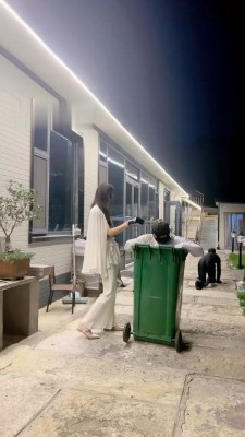 图片[2]_【沅芷大人】把狗囚禁在垃圾桶里_绳缚吧
