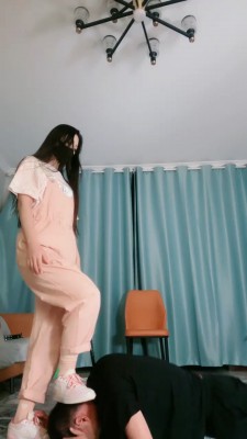 图片[4]_【猫神大人】转胯鞭打/运动鞋原味脚踩脚垫/喝洗脚水_绳缚吧