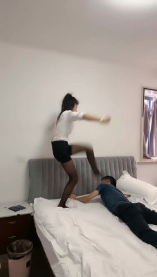 【安琪】黑丝美腿踢踹暴打_绳缚吧