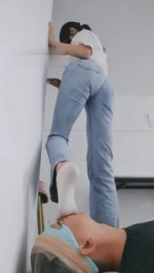 【美娜格格】双足白袜脚强制深喉-羞辱至极_绳缚吧