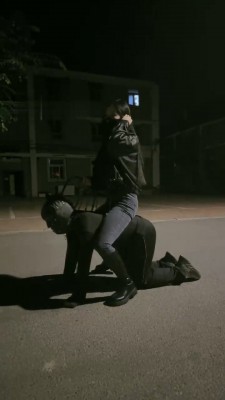 图片[2]_【桃幼幼】户外骑马遛狗/舔脏长靴_绳缚吧