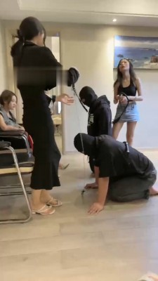 图片[4]_【尤物S】3S群调-骑马/重度鞭打/脚垫/高跟重踩【双视角完整版】_绳缚吧