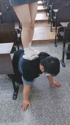 图片[9]_【爱可呀】双S学生主教室玩弄-骑马踩踏/脚捂脸【双视角版】_绳缚吧