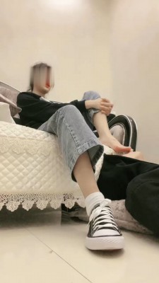 图片[5]_【萱萱子】帆布鞋原味白袜踩踏/闻舔_绳缚吧