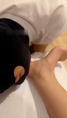 图片[3]_【绝美兔女王】闻舔脏运动鞋白袜裸足_绳缚吧