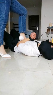 图片[5]_【东营青青】冰丝船袜踩/吃口水烟灰/踩脖窒息/踢踹_绳缚吧