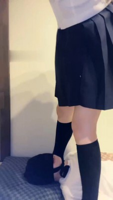 图片[4]_【琪琪大人】东京女子学生虐痴汉_绳缚吧