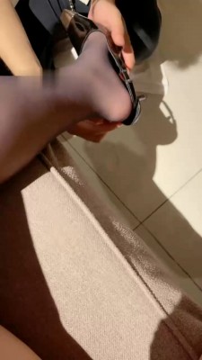 图片[5]_【清酒女主】近距离舔美腿丝袜_绳缚吧