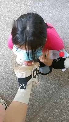 图片[3]_【爱可呀】教室大冒险-女慕随机清理素人鞋子_绳缚吧