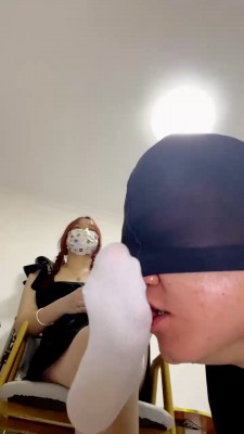 图片[7]_【雯雯】虐囚犯-强制闻鞋袜/舔圣水/脚插嘴/【完整版】_绳缚吧