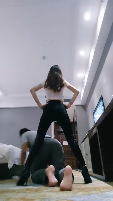 图片[2]_【多多】转胯/长靴踩/人肉坐垫_绳缚吧