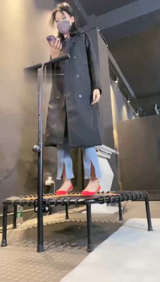 【冰诺】全体重跳踩人体蹦床_绳缚吧