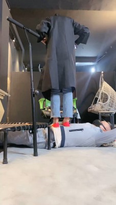 图片[4]_【冰诺】全体重跳踩人体蹦床_绳缚吧