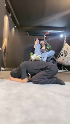 图片[2]_【冰诺】物化训练-当主人的脚垫_绳缚吧